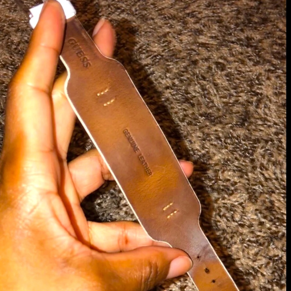 GUESS Watch with Changeable Bands - Picture 6 of 9